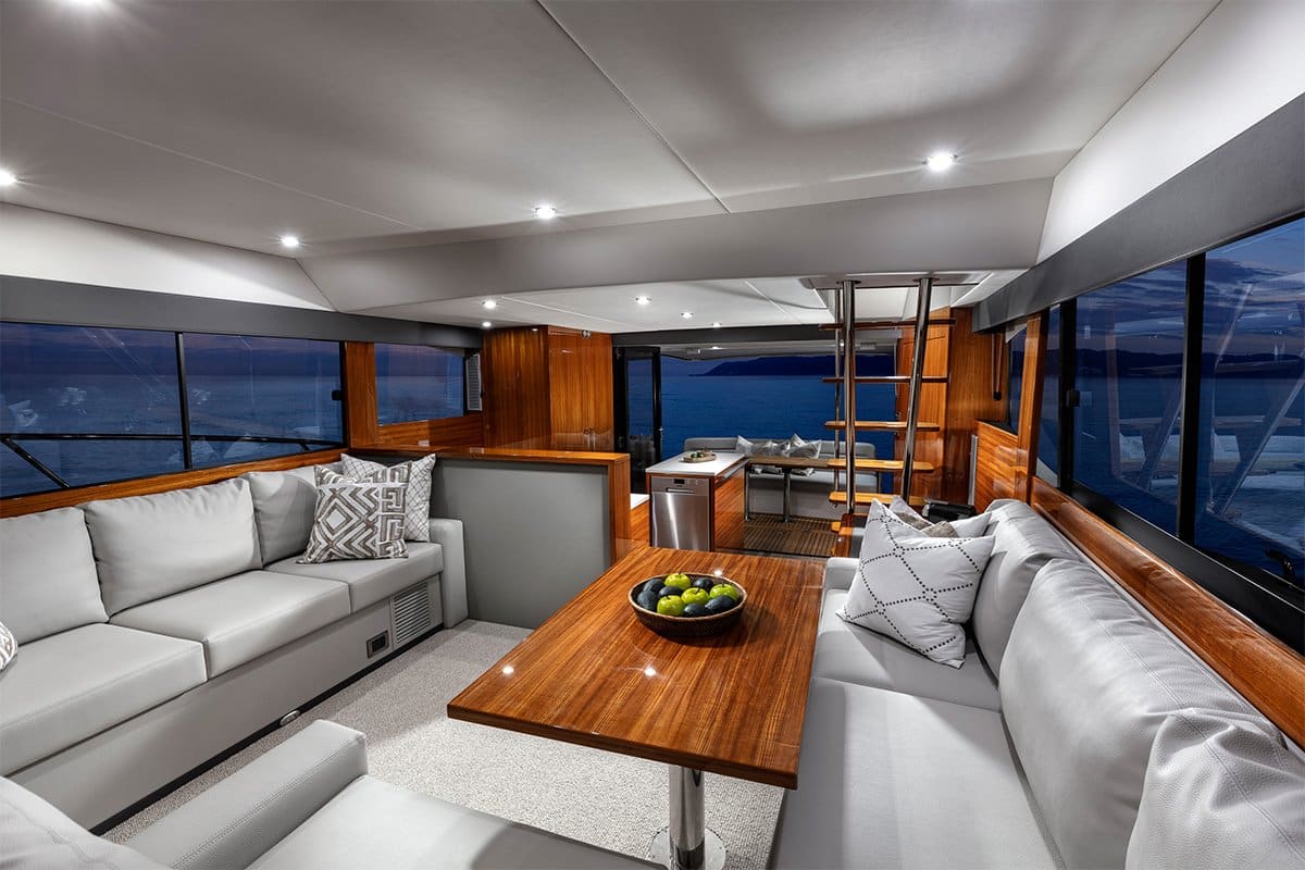 Maritimo M51 luxury motor yacht saloon