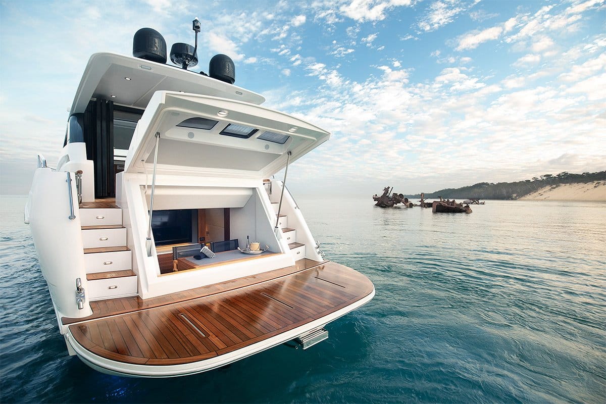 Maritimo X50 aft cabin beach club