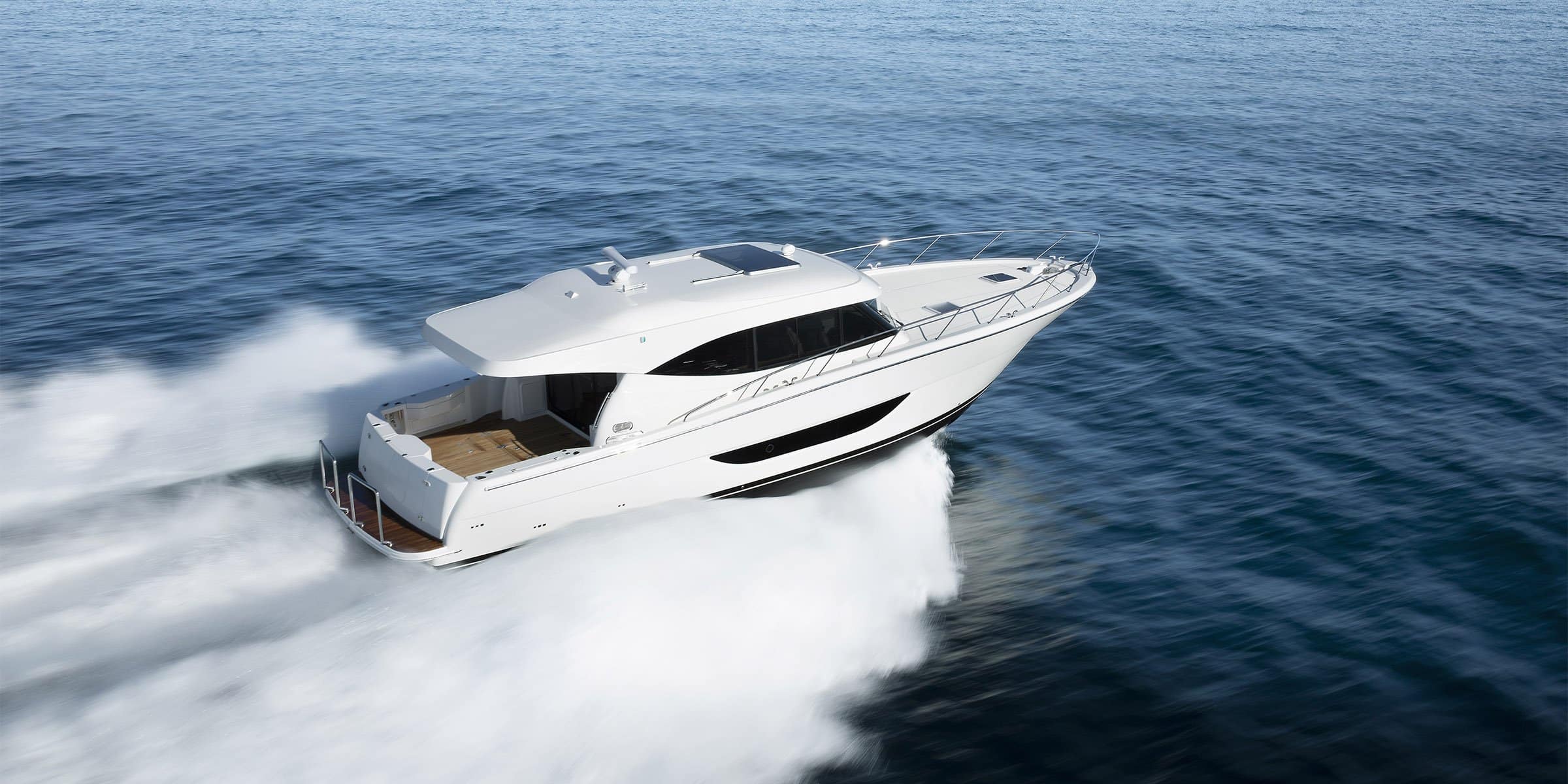 Maritimo One S51 motoryacht fish cockpit