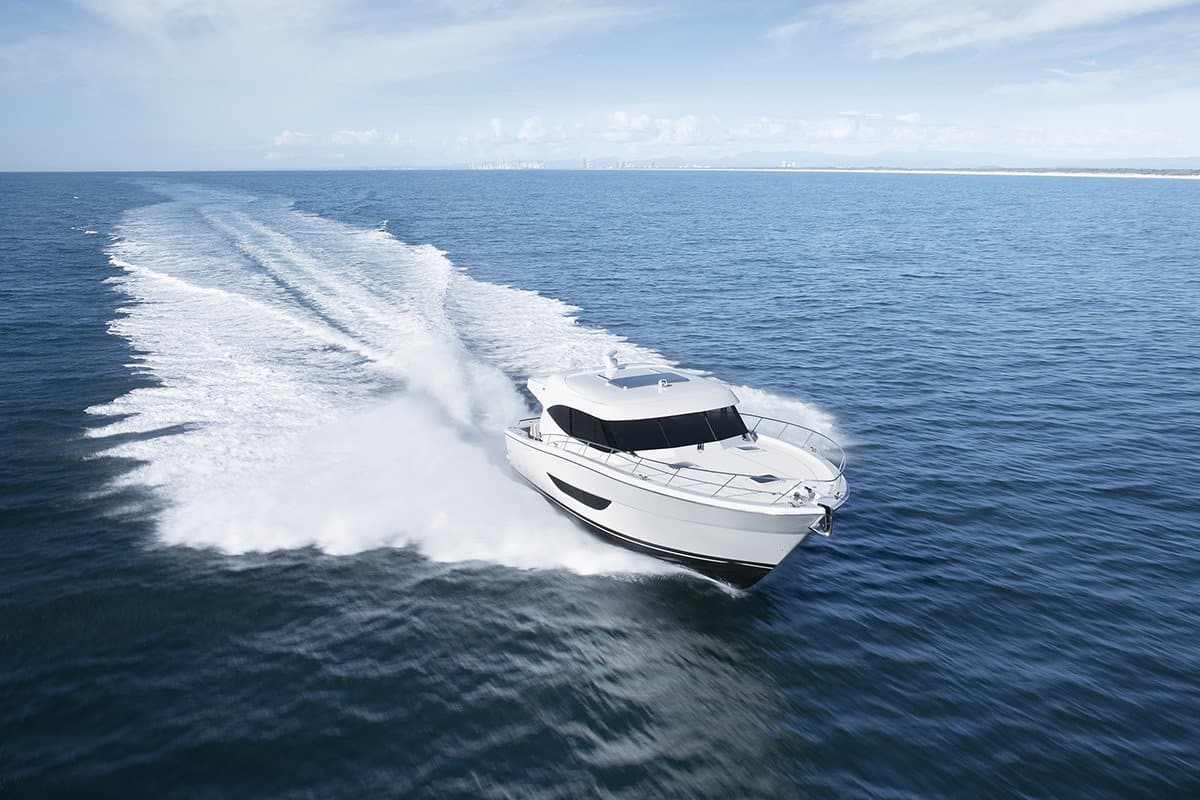 Maritimo One S51 motoryacht fish cockpit