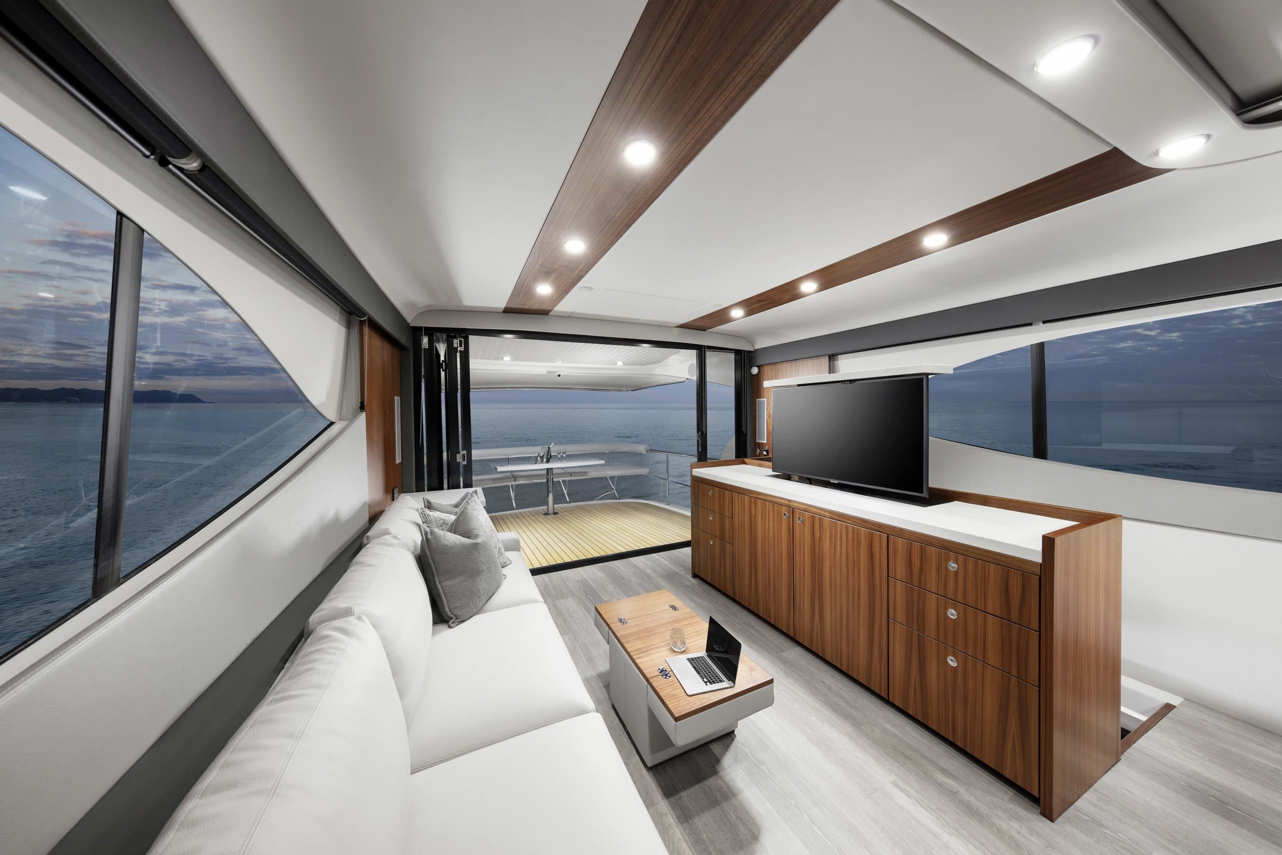 Maritimo M70 long range luxury flybridge motoryacht