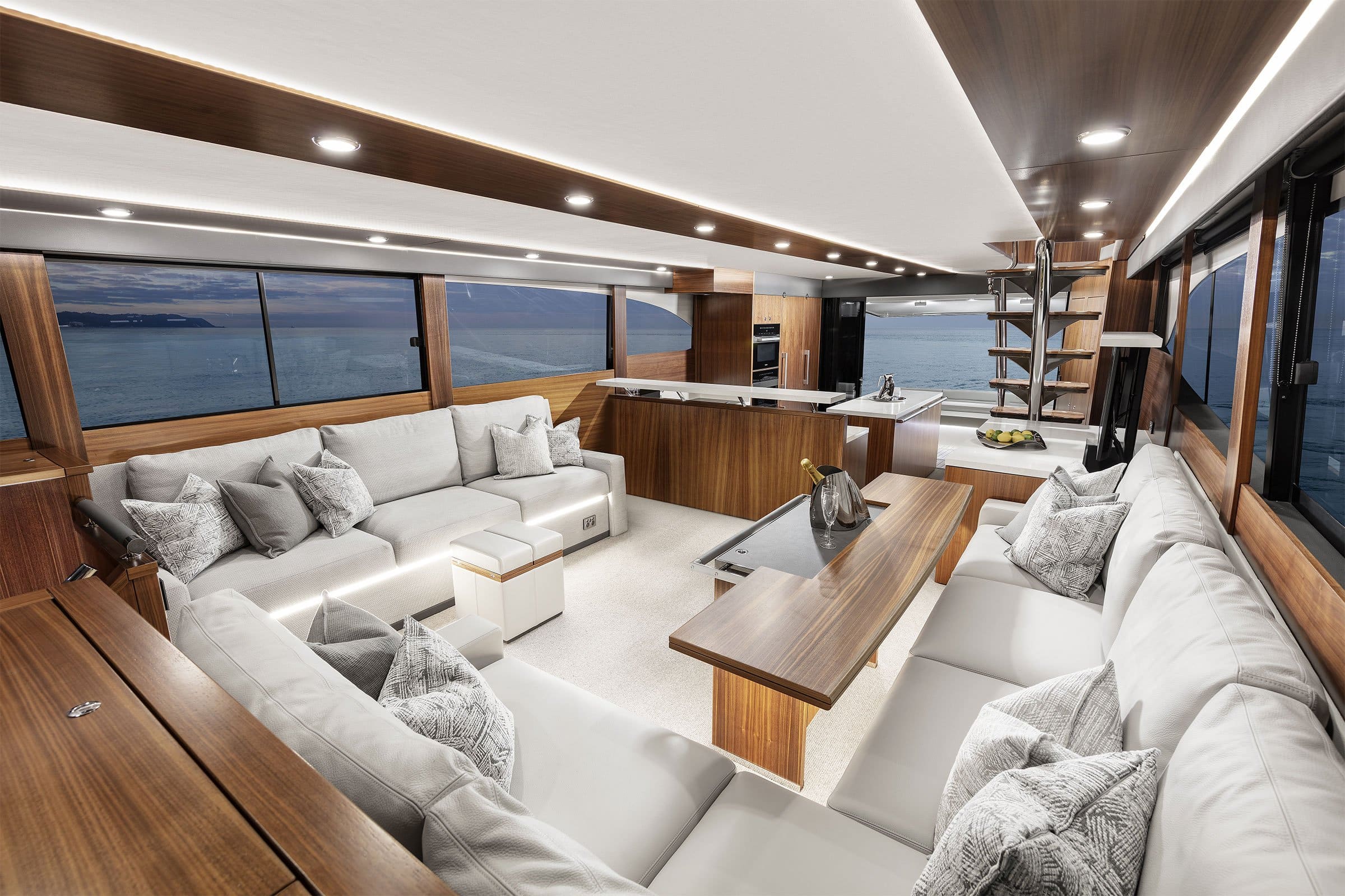 Maritimo M70 long range luxury flybridge motoryacht