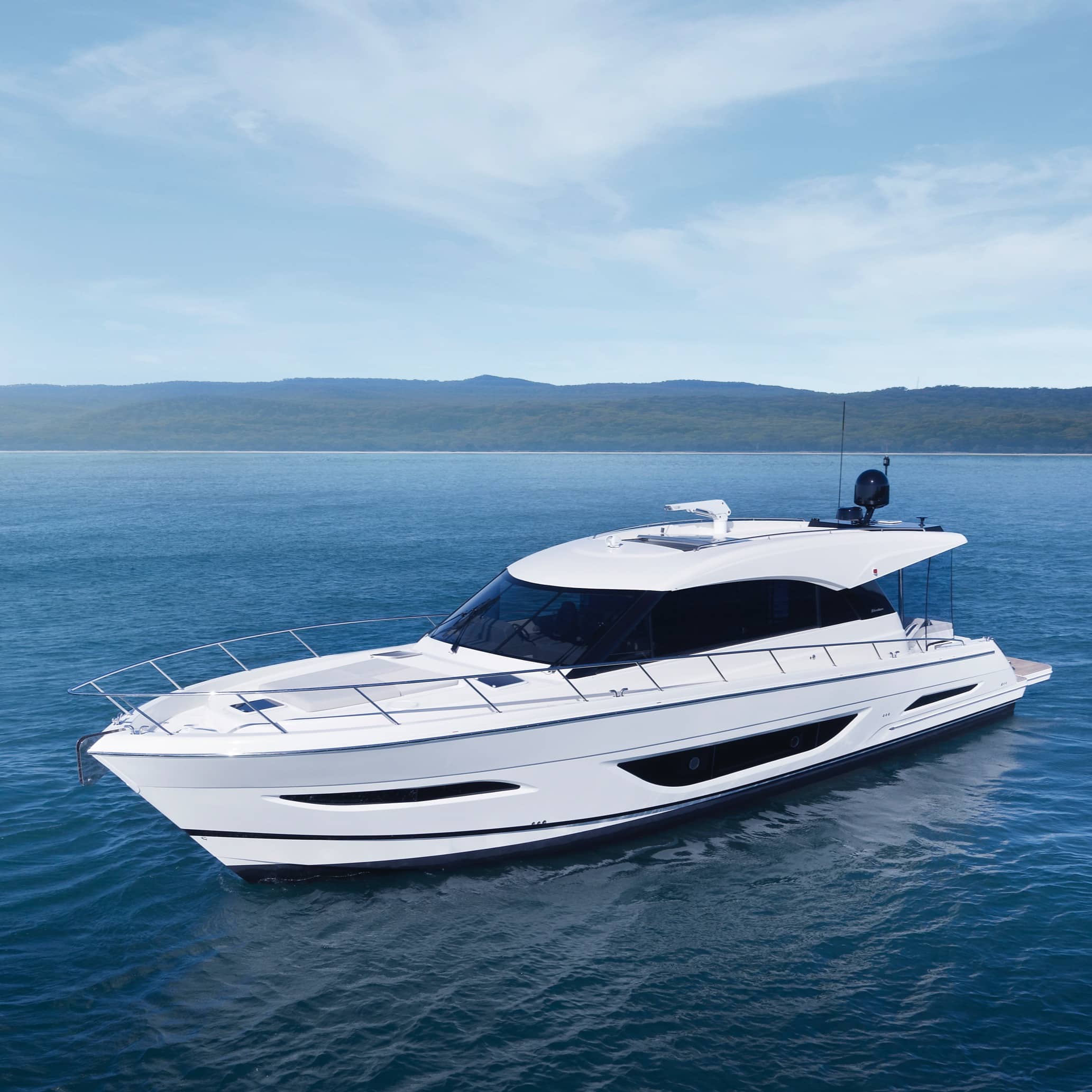 Maritimo S55 anchored mobile