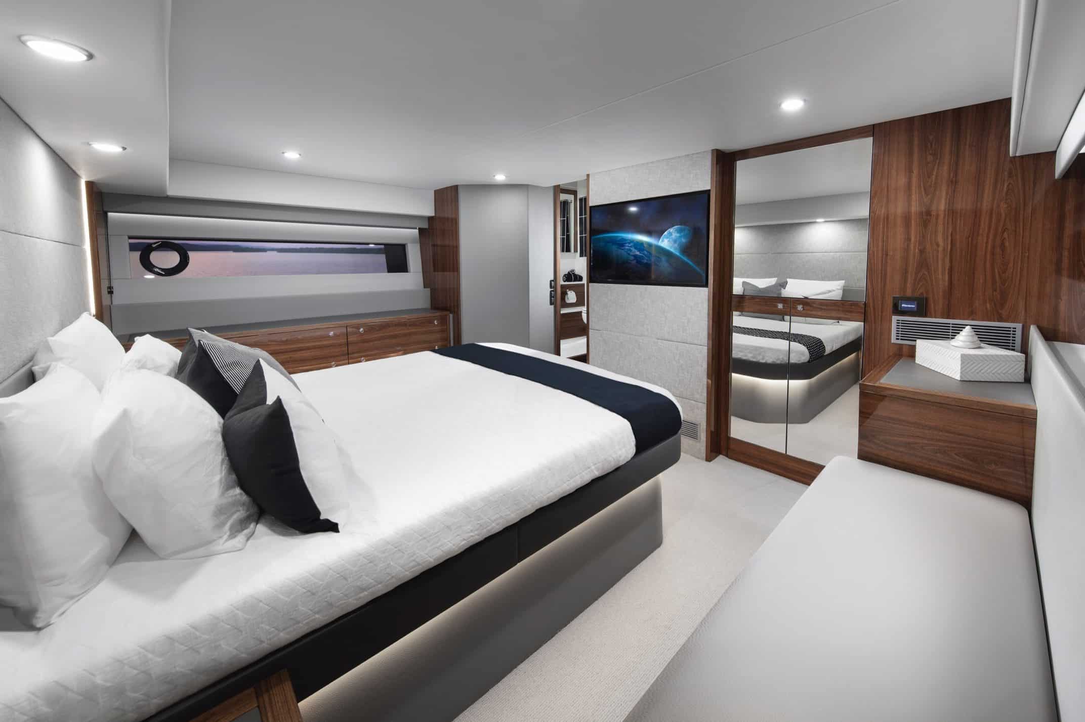 Maritimo S55 - SPACIOUS ACCOMMODATION