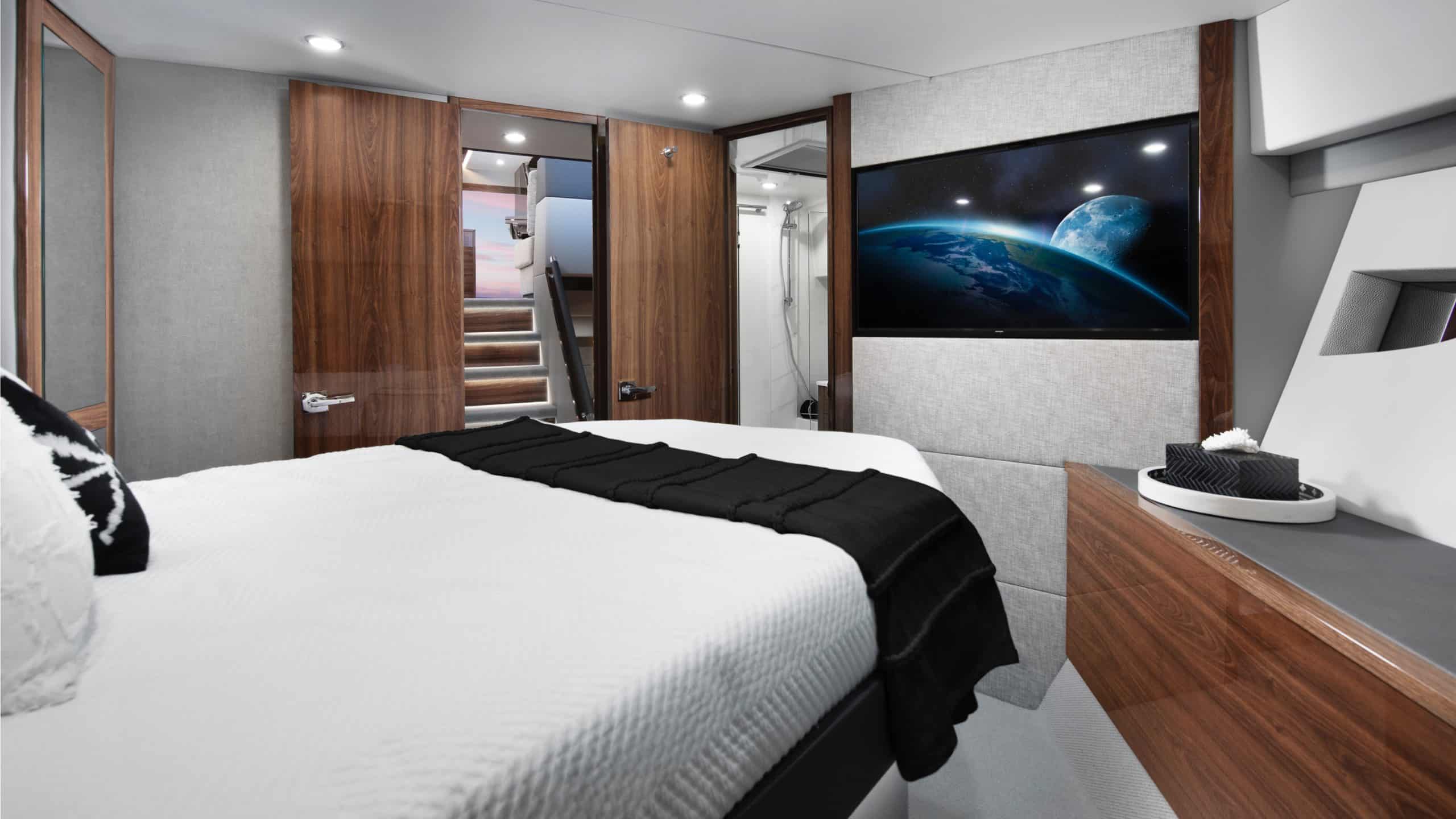 Maritimo S55 VIP Stateroom 2 slider