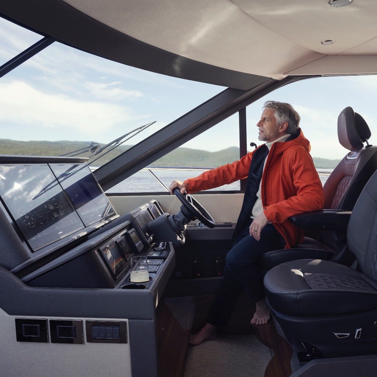 Maritimo S75 helm