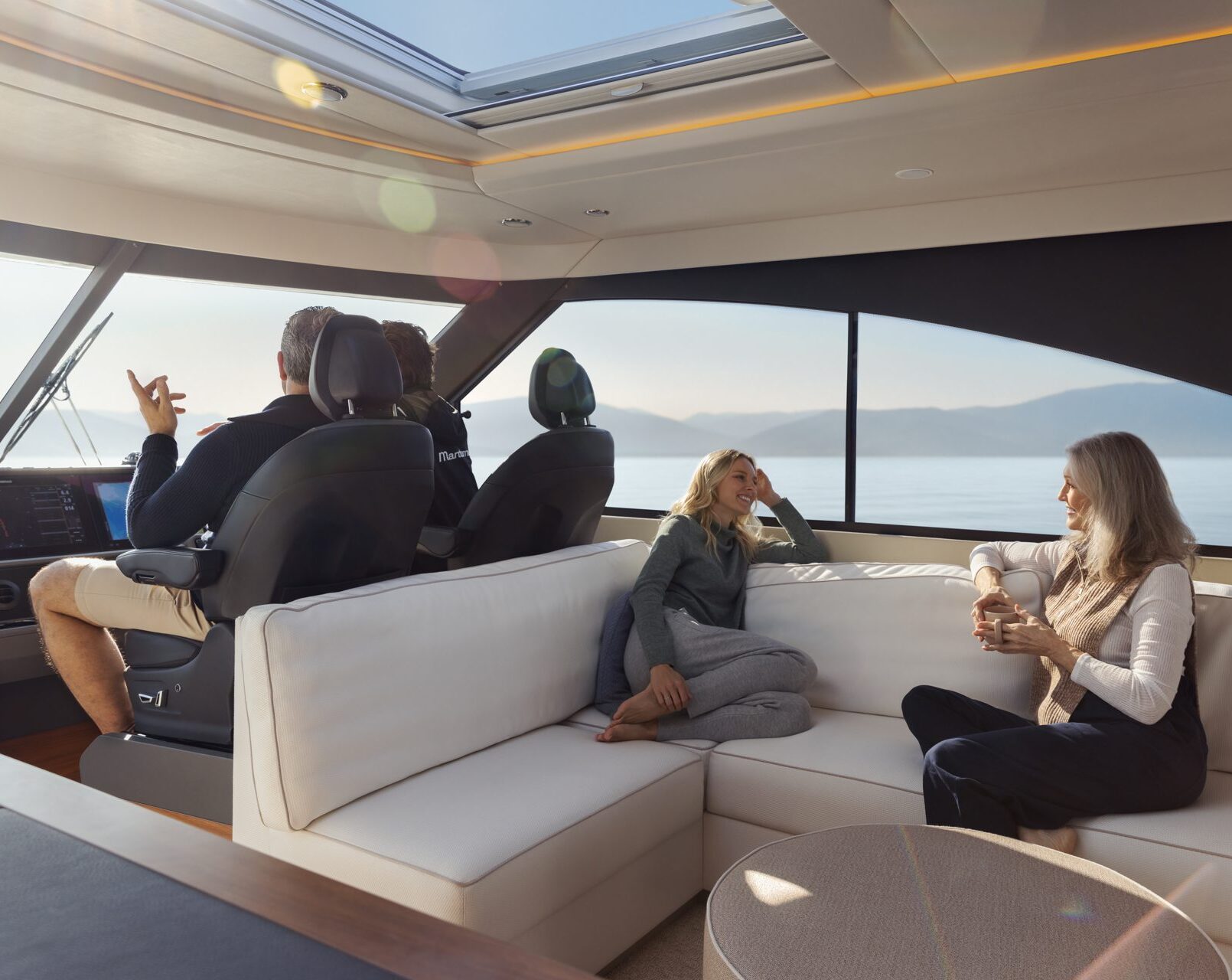 Skippered vs. Owner-Operated Voyages: Which Is Right for Your Cruising Experience?